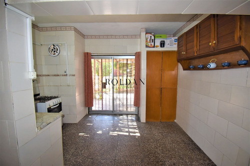 Terreno Venta Capurro Con Mejoras 2 Dormitorios Padrón Único Con Gran Fondo Con Parrillero