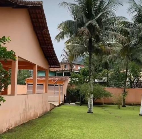 02 Lotes Total 960m2 Em Muriqui Rgi Reguiarizado Iptus Pagos Com Casa 3 Quartos 4 Banheiros Piscina Churrasqueira E Galpão Multiuso Portão Eletrônico Muro Alto Perto De Escola E Comércio