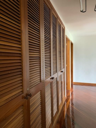 Imagen 7 de 16 de Vendo/alquilo Apto 300m2 4h+s/3b+s/4p Alto Hatillo 4615