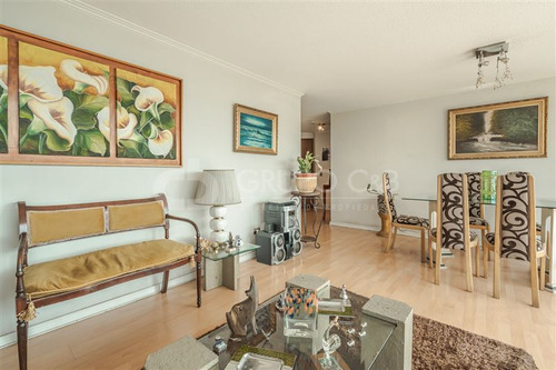 Departamento En Venta De 4 Dorm. 3 Baños, En Las Condes