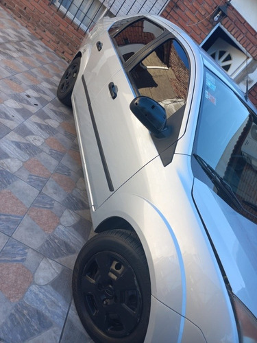 Imagen 4 de 12 de Ford Fiesta Max Ambiente Plus