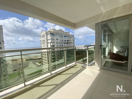 Vende Apartamento De 3dormitorios En Brava- Punta Del Este