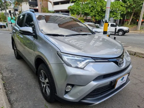 Toyota RAV4 2.0 Street
