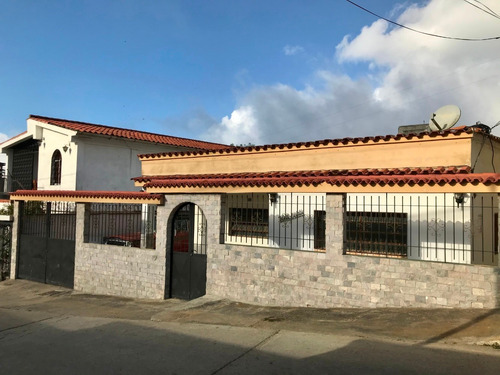 Venta Casa Remodelada En El Junquito  Km- 12  Hacienda El Guamal  Zt