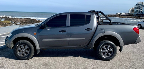 Imagen 4 de 15 de Mitsubishi L200 2.4 Doble Cabina 4x2