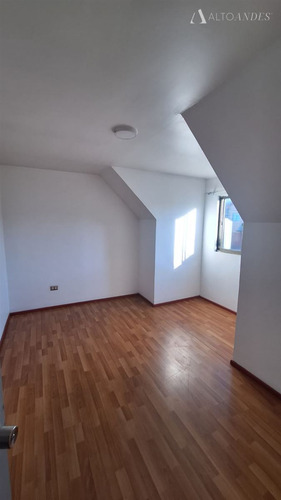 Casa En Venta De 3 Dorm. En Talca