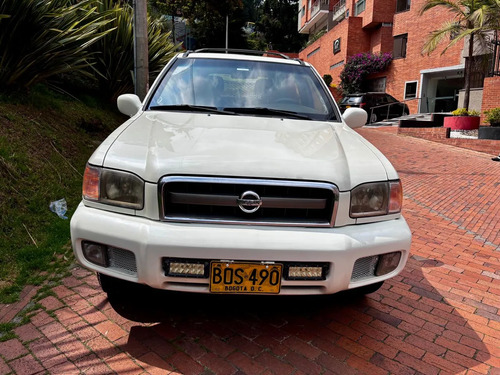 Nissan Pathfinder 3.5 Se Blindaje 3 At