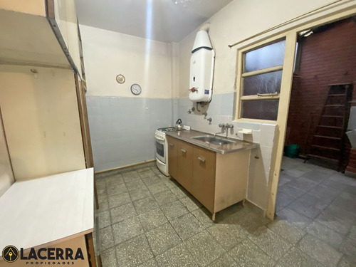 Imagen 7 de 12 de Departamento De 2 Ambientes En Planta Baja A La Calle