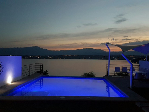 Casa En Tequesquitengo