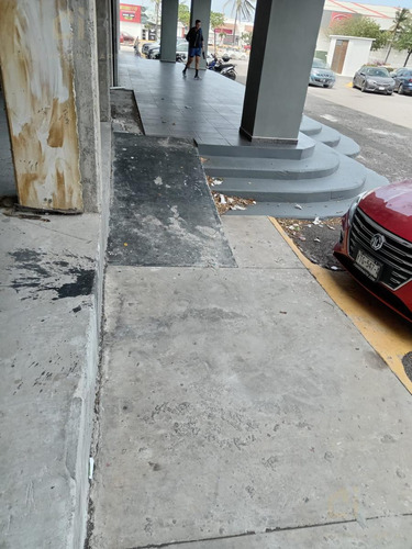 Local En Renta Sobre Ave Principal Con Alta Afluencia Vehicular Y Estacionamiento P