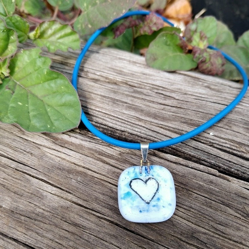 Collar Chico Corazón Acuarela Color Azul Claro