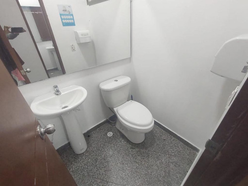 Imagen 11 de 17 de Edificio En Arriendo En Bogotá El Lago. Cod 102337