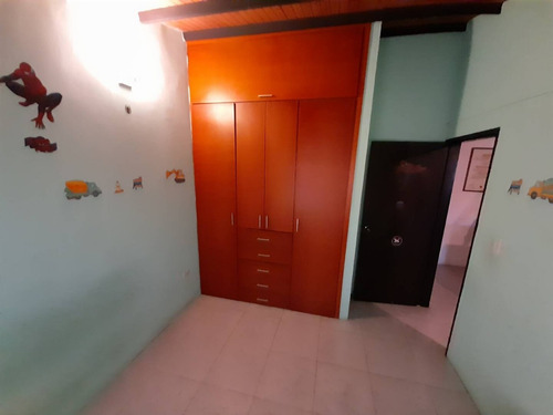 Imagen 8 de 13 de Mónica Santana Vende Acogedor Townhouse En Paraparal. Cod: 145118