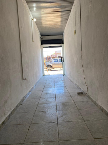 Lega Propiedades Alquila Local Comercial Con Buena Ubicación.
