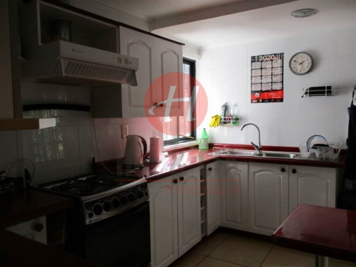 Casa En Venta De 4 Dormitorios En Pucón