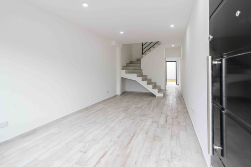 Imagen 8 de 21 de Venta De Pozo Duplex 3 Ambientes C/cochera Y Patio