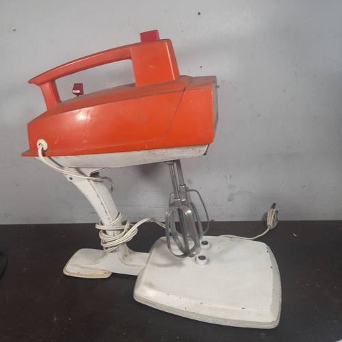 Imagem 4 de 5 de Batedeira Walita Antiga Metal, Funcionando. Sem Tigelas