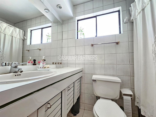 Casa En Venta De 6dor-3baño, + Svs, Lo Barnechea