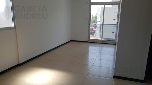 Departamento 1 Dorm 1° De Mayo Al 1800