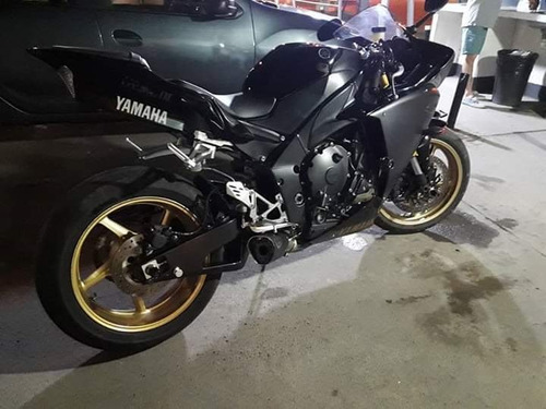 Vendo Yamaha Yzf, R1, 1000 Cm3, Mod. 2010, Excelente Estado,