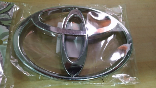 Imagen 8 de 8 de Emblema Persiana Toyota Macho 4.5 De Tornillos Envio Gratis