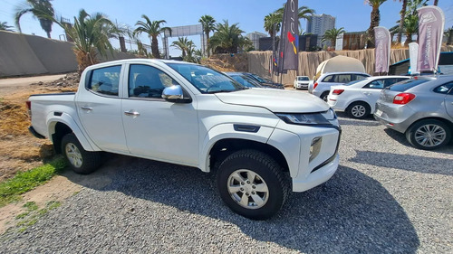 Mitsubishi L200 2.4 Td Katana Cr Mt 4x2 Diesel 2022