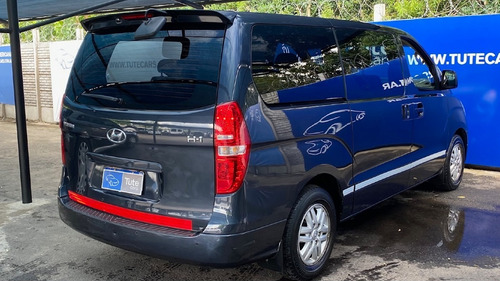 Hyundai H1 2.5 Premium 9 Asientos 2017 - Tute Cars Gustavo.