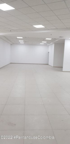 Imagen 2 de 14 de Vendo Comercial En Centro De La Moda C.m 22-2640