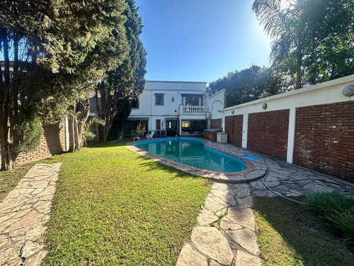 Venta Casa 4 Amb Cochera, Parque Y Piscina Quilmes