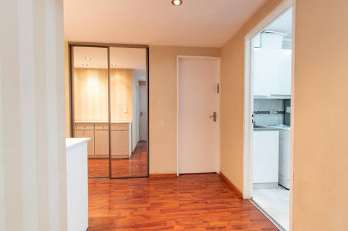 Departamento 3 Ambientes En Venta En Torres De Av. Montes De Oca Al 500 Barracas Caba