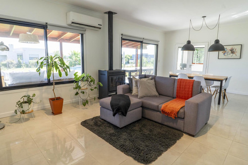 Casa En Venta, 3 Ambientes, En Barrio San Sebastián, Pilar, G.b.a Norte