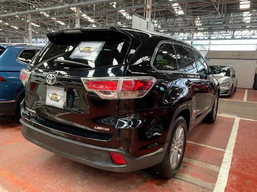Imagen 5 de 15 de Toyota Highlander 3.5 Premium V6 Aut Ac Qcp 2015