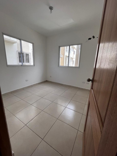 Alquiler De Apartamento En La Autopista De San Isidro 4to Piso Con Terraza
