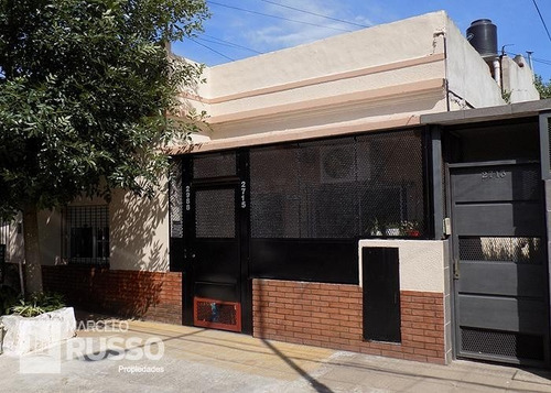 Casa 6 Ambientes Al Frente