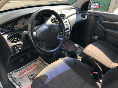 Imagem 5 de 5 de Focus Sedan 1.6 Glx Sedan 8v Gasolina 4p Manual
