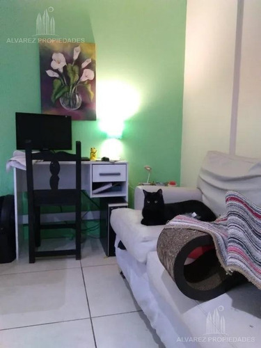 Imagen 3 de 13 de Monoambiente Venta Caseros Centro Permuta