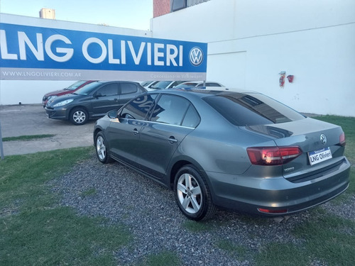 Imagen 4 de 15 de Volkswagen Vento 2.5 Luxury Tiptronic 2.016-