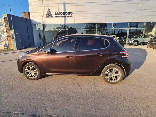 Imagen 17 de 25 de Peugeot 208 2016 1.6 Feline Pack Cuir