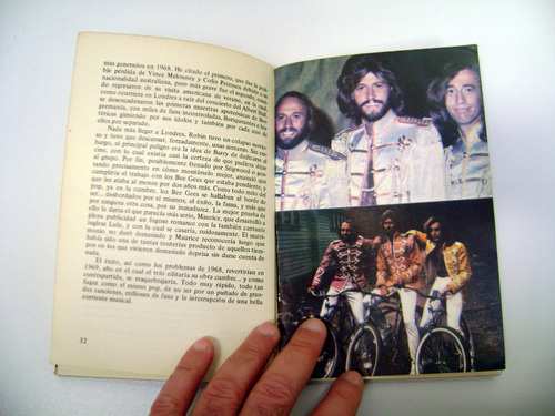Bee Gees Night Fever & Sgt Peppers Sierra Musica Disco Boedo (Usado)