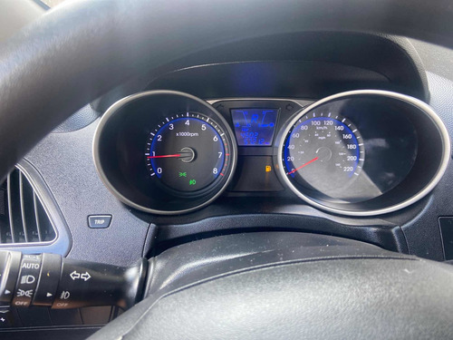 Imagem 2 de 6 de Hyundai Ix35 2015 2.0 Gls 2wd Flex Aut. 5p