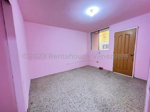 Se Vende Conservado Apartamento Maracay Zona Centro 24-9986 Al