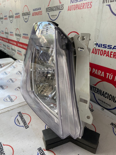 Faro Derecha Nissan Urvan 2007 2008 2009 2010 2011 2012 Derecho/pasajero (Usado)