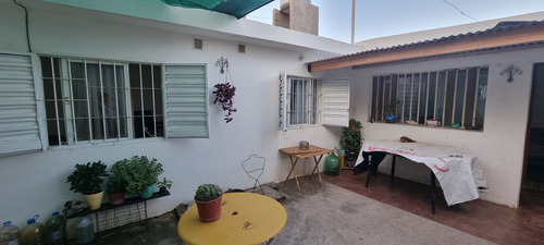 Casa En Venta De 2 Dormitorios En Cosquín