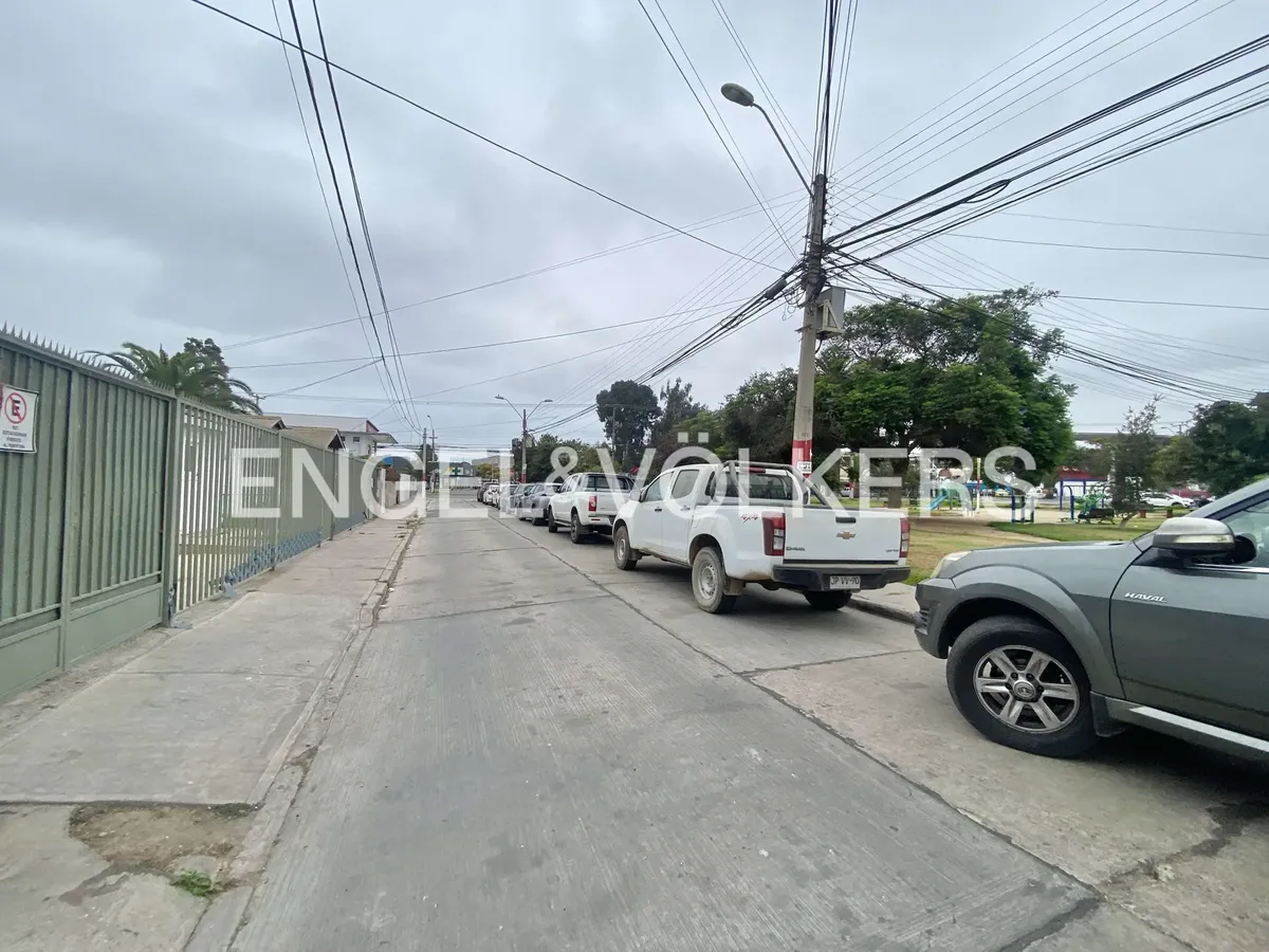 Imagen 2 de 12 de Casa Comercial A Pasos De Avenida Balmaceda