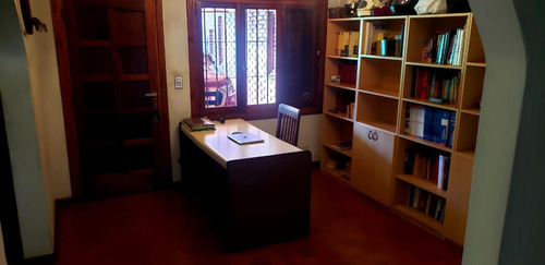 Imagen 22 de 30 de Chalet De 5 Ambientes En Venta Emplazado Sobre Dos Lotes