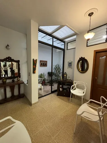 Vendo Amplia Casa En Laureles Lorena