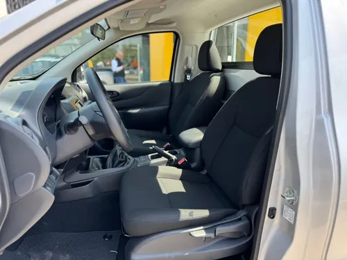 Nissan NP300 2.5 Pick Up Mt Ac