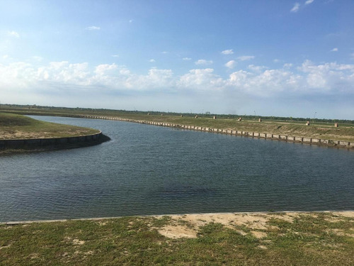 Excelente Lote Al Agua Barrio Costas Puertos Del Lago