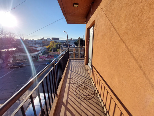 Duplex Con Cochera En Alquiler En Ramos Mejia