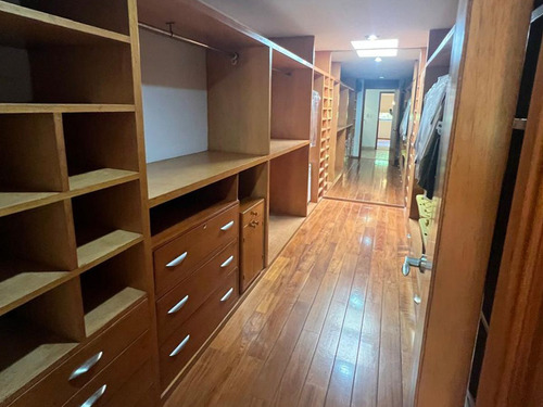 Residencia En Venta En Jardines Del Pedregal En Condominio